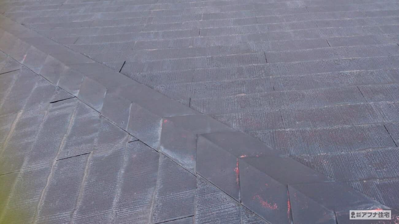 アフナ住宅｜スレート屋根ガルバリウムカバー工事20年保証施行前写真