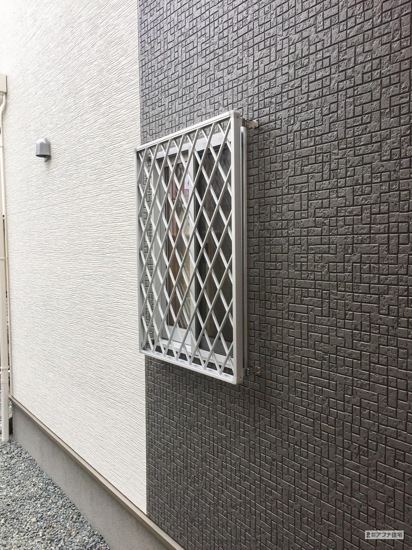 アフナ住宅|カーポート・二階テラス・面格子取付・物置設置工事施工事例写真