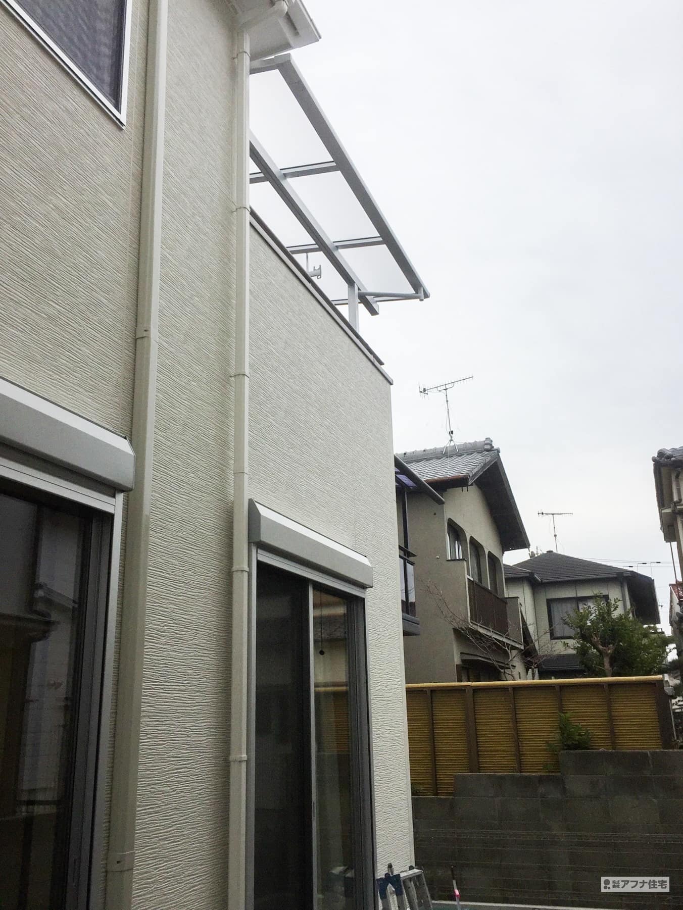アフナ住宅|カーポート・二階テラス・面格子取付・物置設置工事施工事例写真