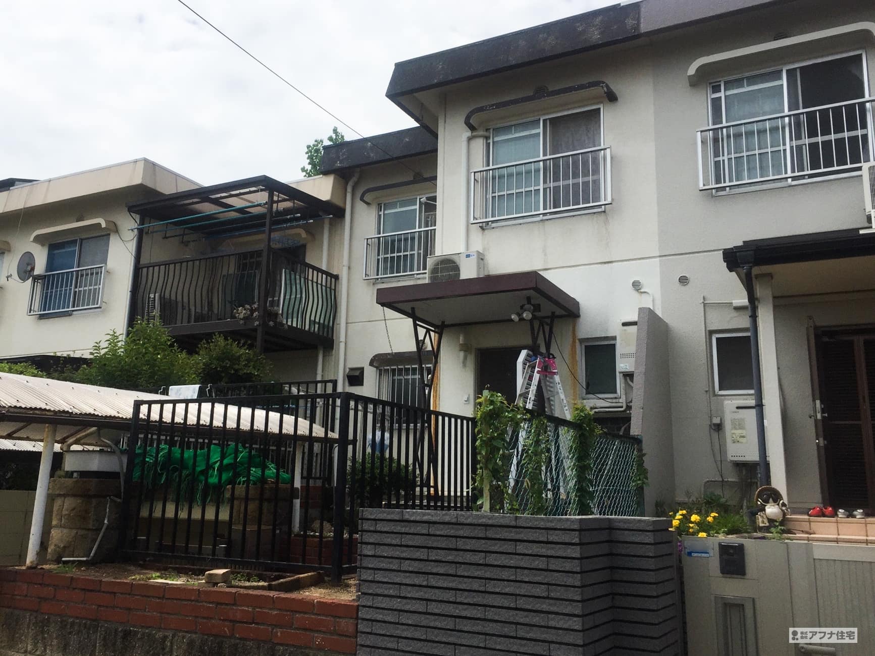 外壁塗装・玄関ポーチ取替工事施工前写真|アフナ住宅